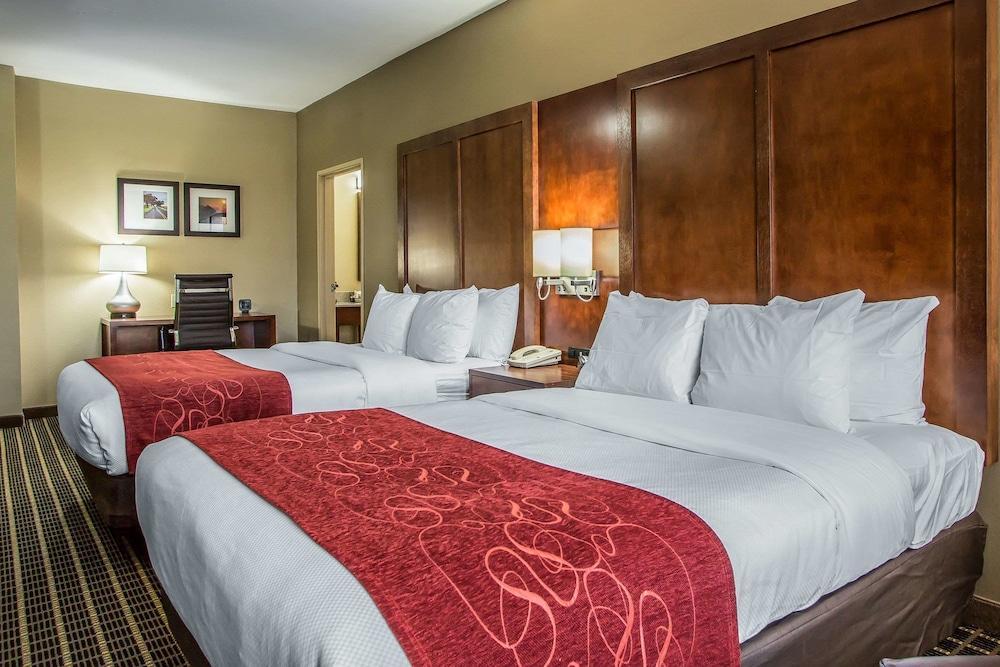 Comfort Suites Delavan - Lake Geneva Area Bagian luar foto