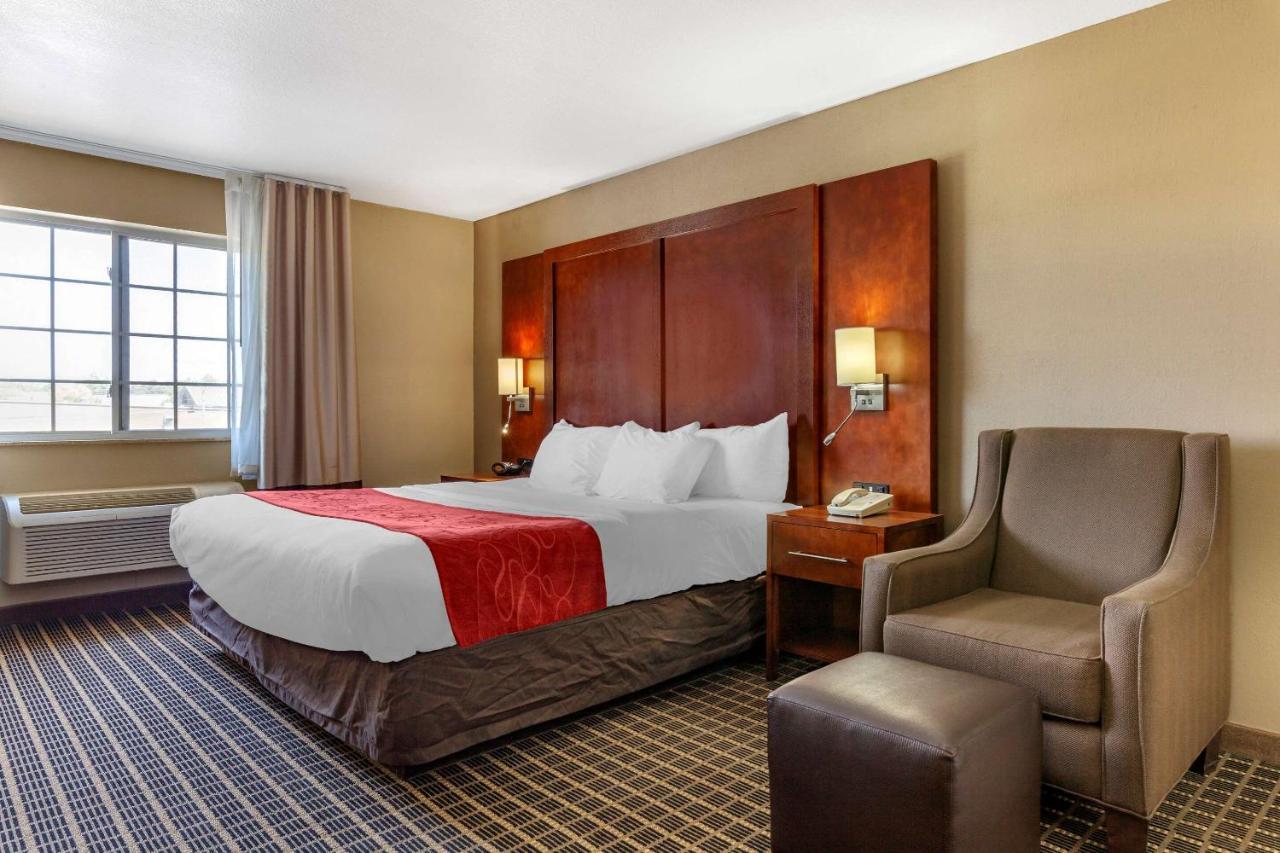 Comfort Suites Delavan - Lake Geneva Area Bagian luar foto