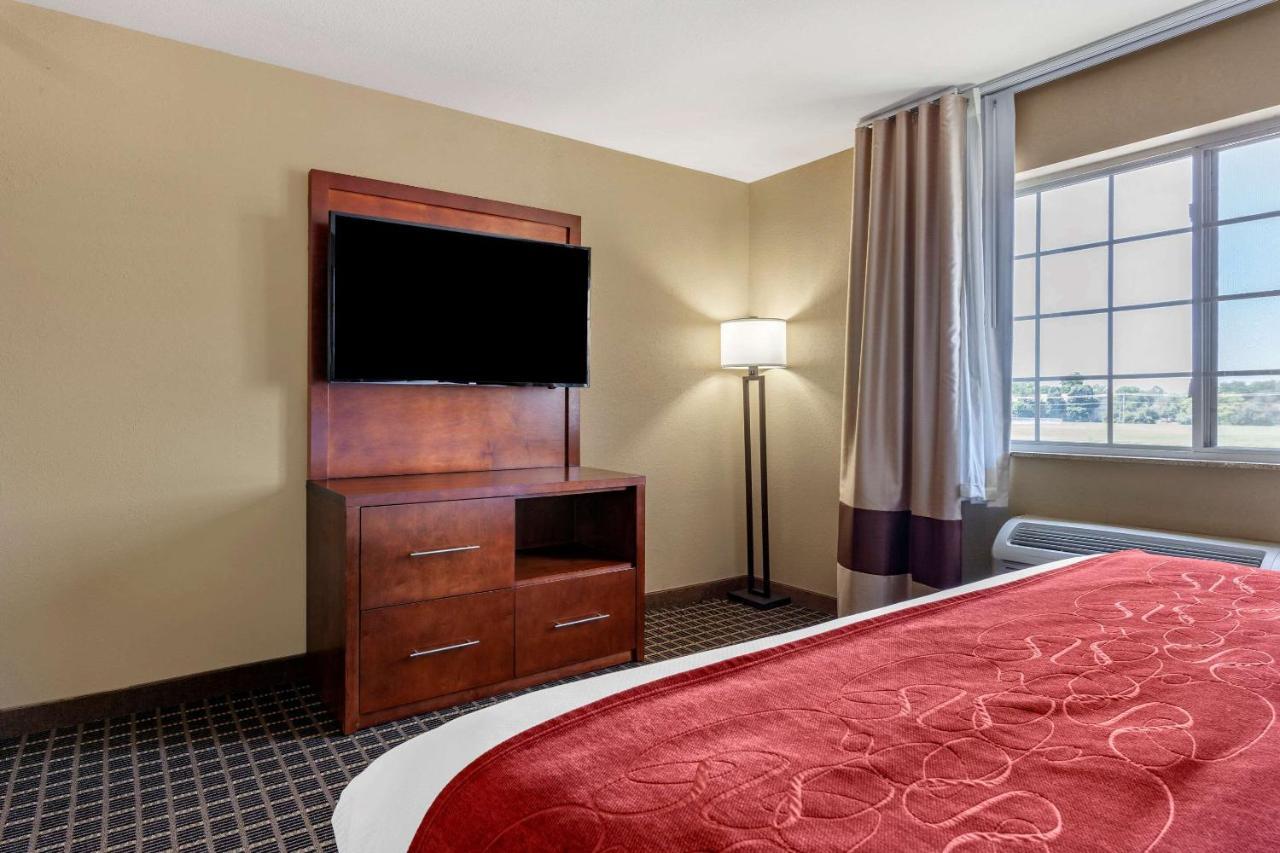 Comfort Suites Delavan - Lake Geneva Area Bagian luar foto