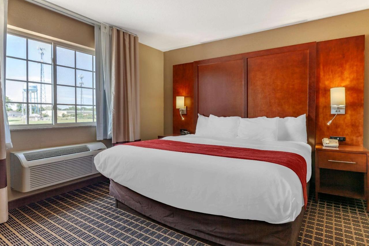 Comfort Suites Delavan - Lake Geneva Area Bagian luar foto