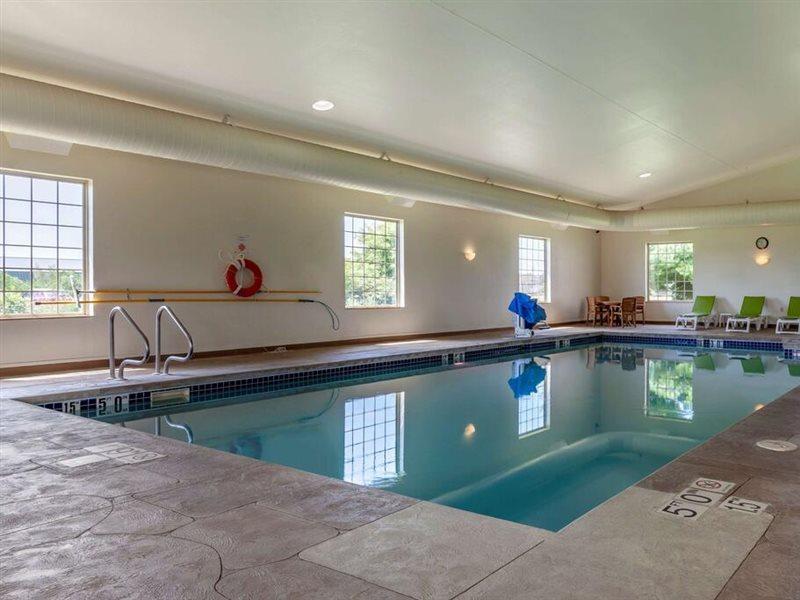 Comfort Suites Delavan - Lake Geneva Area Bagian luar foto