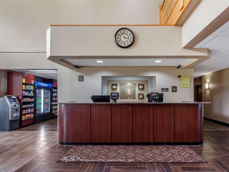 Comfort Suites Delavan - Lake Geneva Area Bagian luar foto