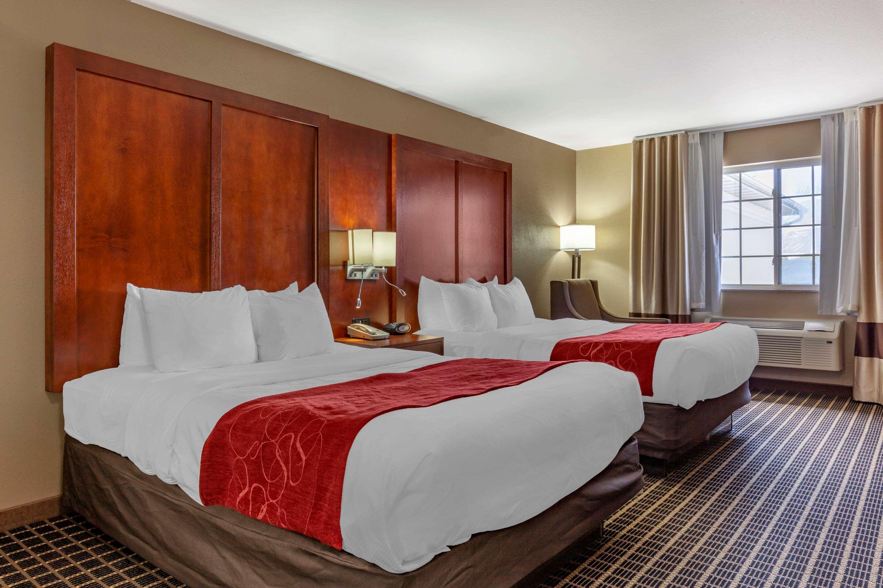 Comfort Suites Delavan - Lake Geneva Area Bagian luar foto