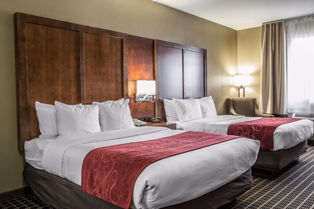 Comfort Suites Delavan - Lake Geneva Area Bagian luar foto