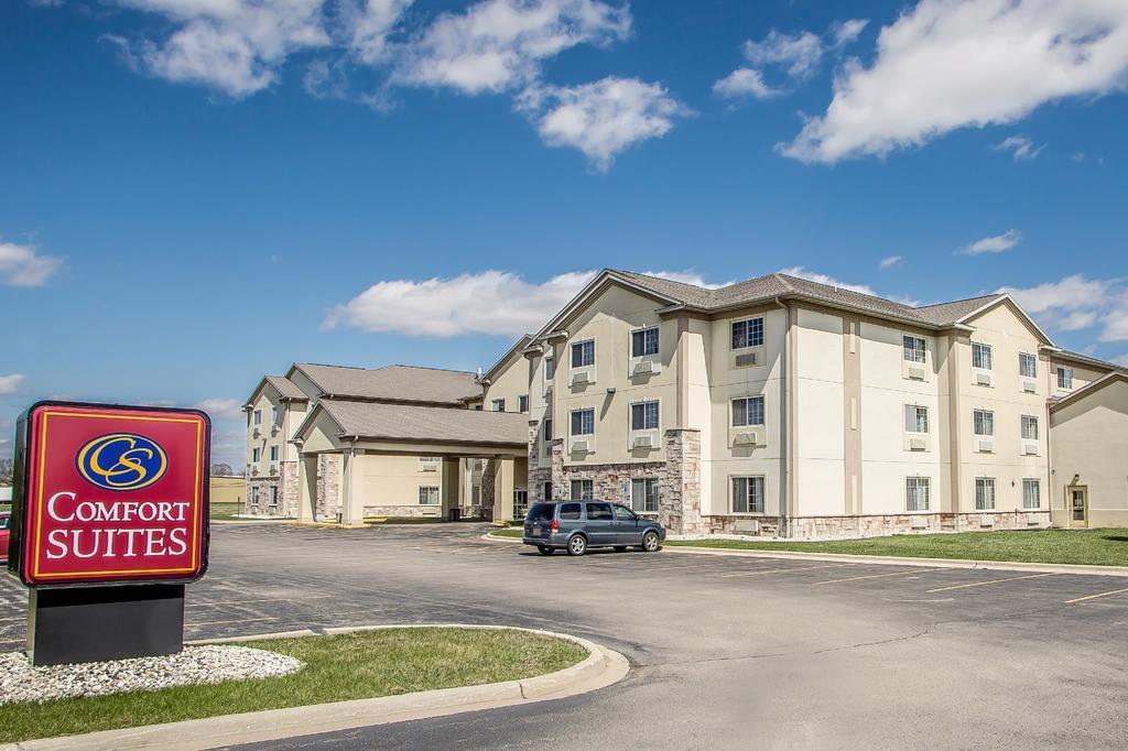 Comfort Suites Delavan - Lake Geneva Area Bagian luar foto