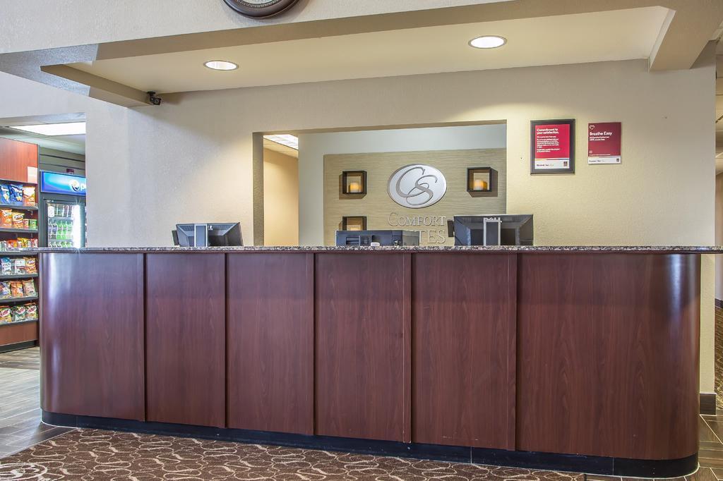 Comfort Suites Delavan - Lake Geneva Area Bagian luar foto