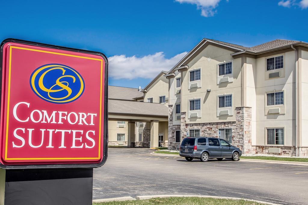 Comfort Suites Delavan - Lake Geneva Area Bagian luar foto